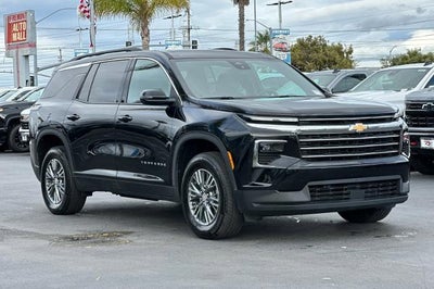 2025 Chevrolet Traverse LT