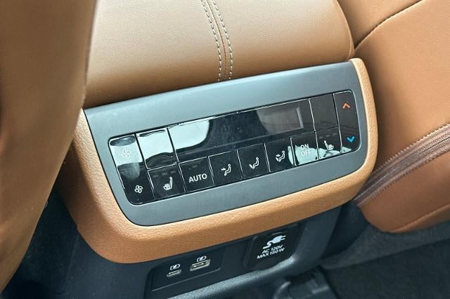 2023 Nissan Pathfinder Platinum FWD