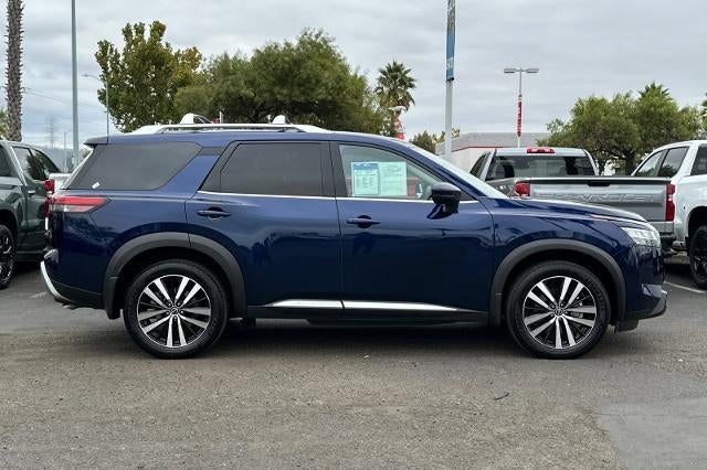 2023 Nissan Pathfinder Platinum FWD