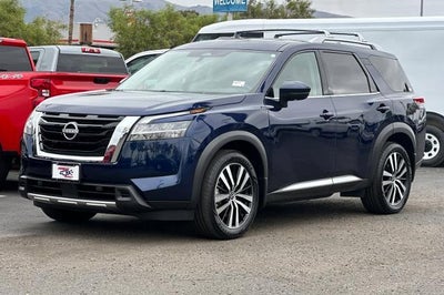 2023 Nissan Pathfinder Platinum FWD