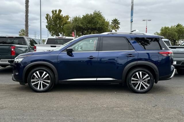 2023 Nissan Pathfinder Platinum FWD