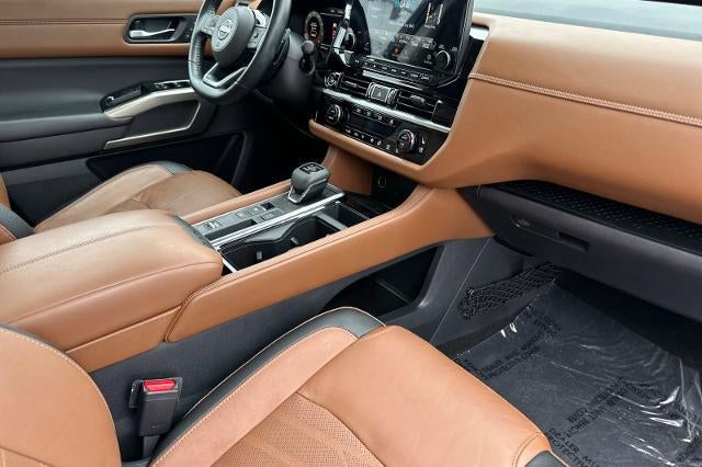 2023 Nissan Pathfinder Platinum FWD