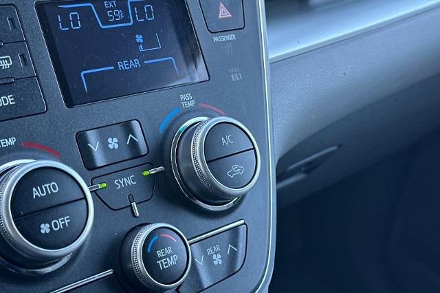 2015 Toyota Sienna LE AAS