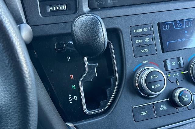 2015 Toyota Sienna LE AAS