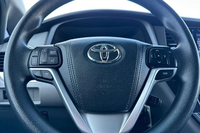 2015 Toyota Sienna LE AAS