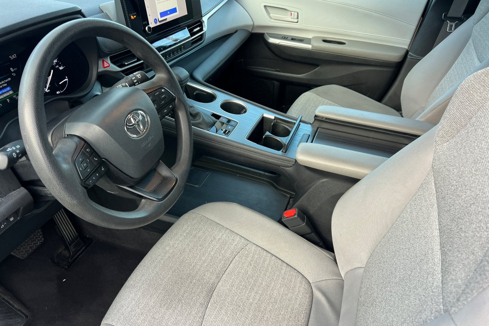 2025 Toyota Sienna LE