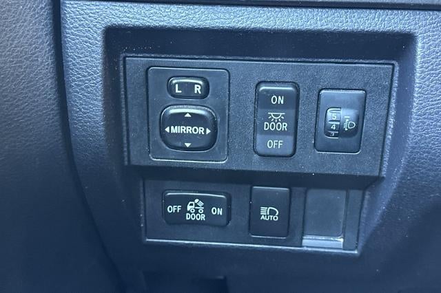 2018 Toyota Tundra SR5 5.7L V8