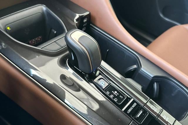 2025 Toyota Crown Signia XLE
