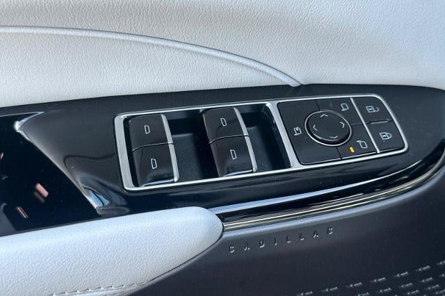 2025 Cadillac LYRIQ Luxury 1