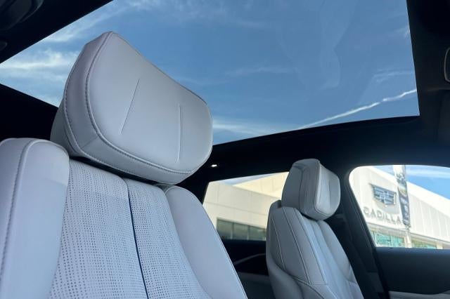 2025 Cadillac LYRIQ Luxury 1