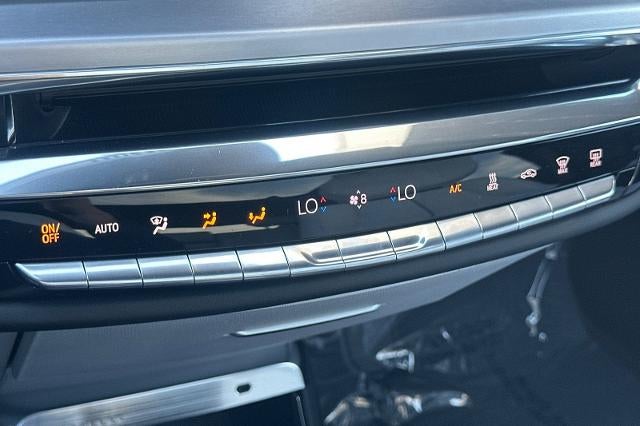 2025 Cadillac LYRIQ Luxury 1