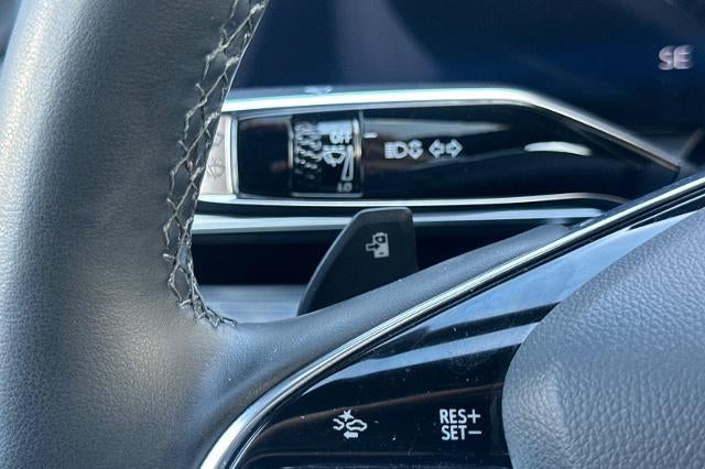 2025 Cadillac LYRIQ Luxury 1