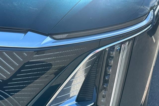 2025 Cadillac LYRIQ Luxury 1