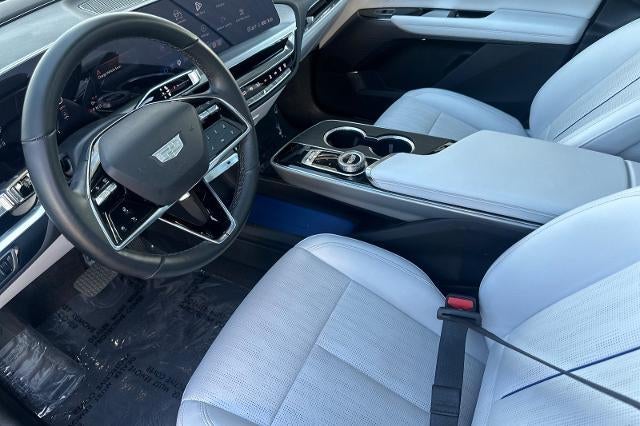 2025 Cadillac LYRIQ Luxury 1