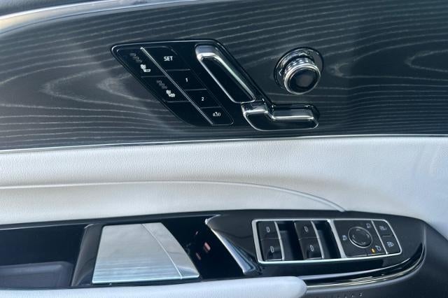 2025 Cadillac LYRIQ Luxury 1