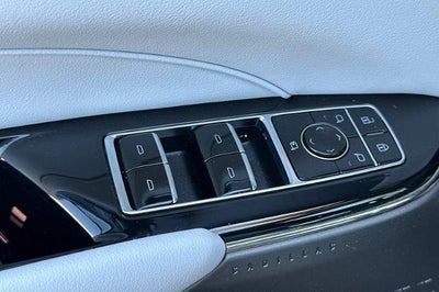 2024 Cadillac LYRIQ Luxury 1