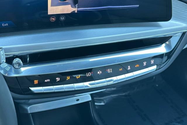 2024 Cadillac LYRIQ Luxury 1