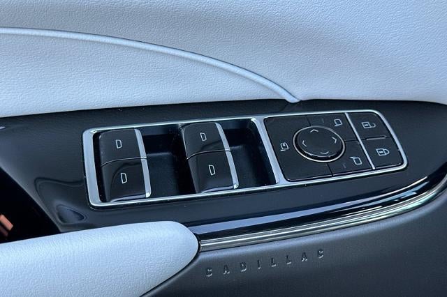 2024 Cadillac LYRIQ Luxury 1