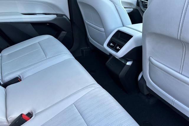 2024 Cadillac LYRIQ Luxury 1