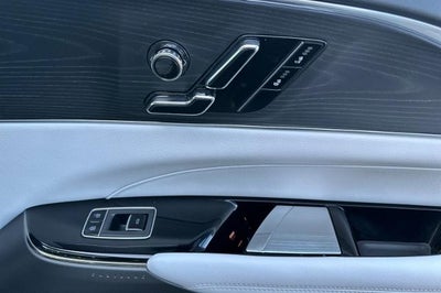 2024 Cadillac LYRIQ Luxury 1