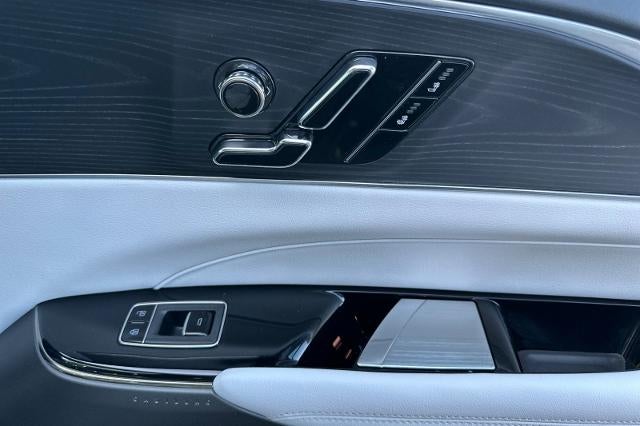2024 Cadillac LYRIQ Luxury 1