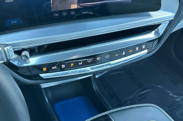 2024 Cadillac LYRIQ Luxury 1