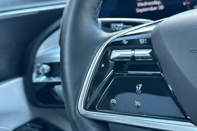 2024 Cadillac LYRIQ Luxury 1