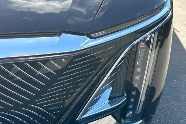 2024 Cadillac LYRIQ Luxury 1
