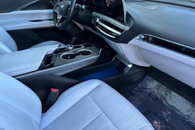 2024 Cadillac LYRIQ Luxury 1