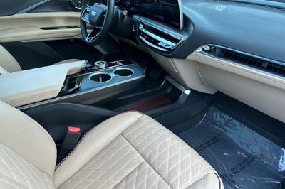 2024 Cadillac LYRIQ Sport 3