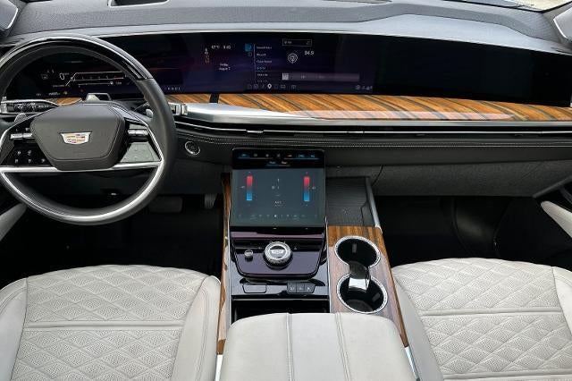 2025 Cadillac Escalade Sport Platinum