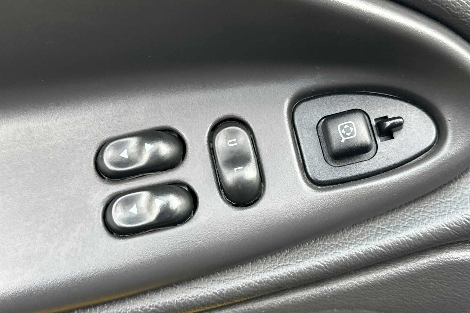 2004 Ford Mustang Mach 1 Premium