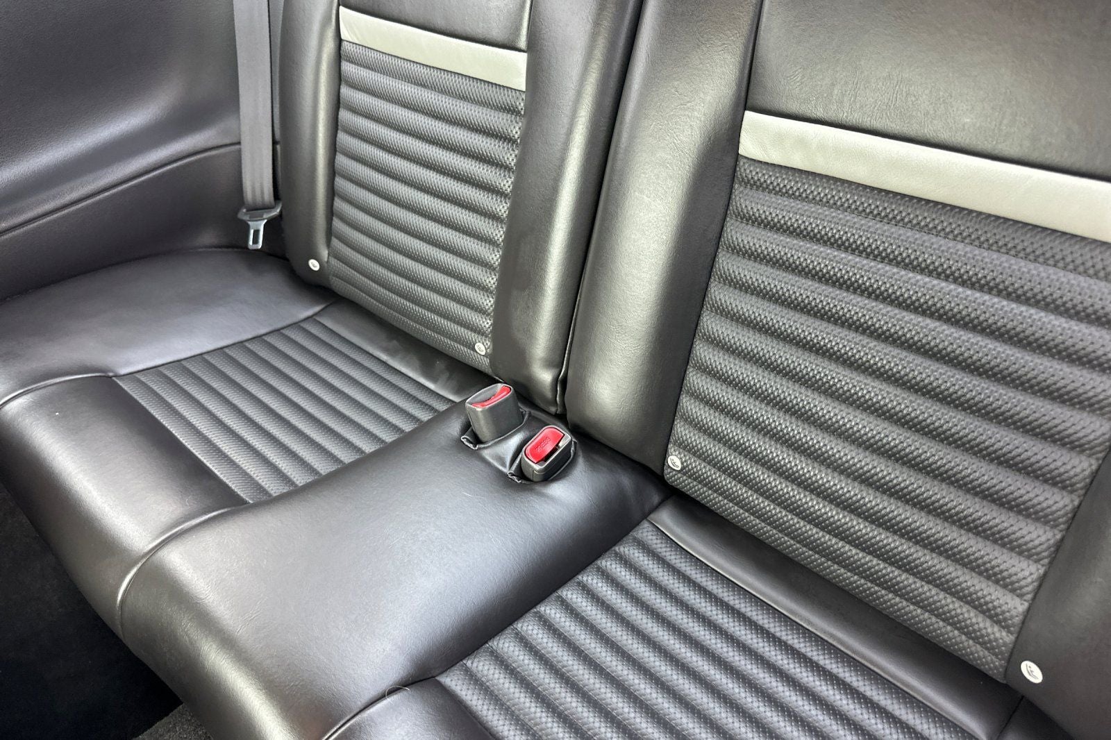 2004 Ford Mustang Mach 1 Premium