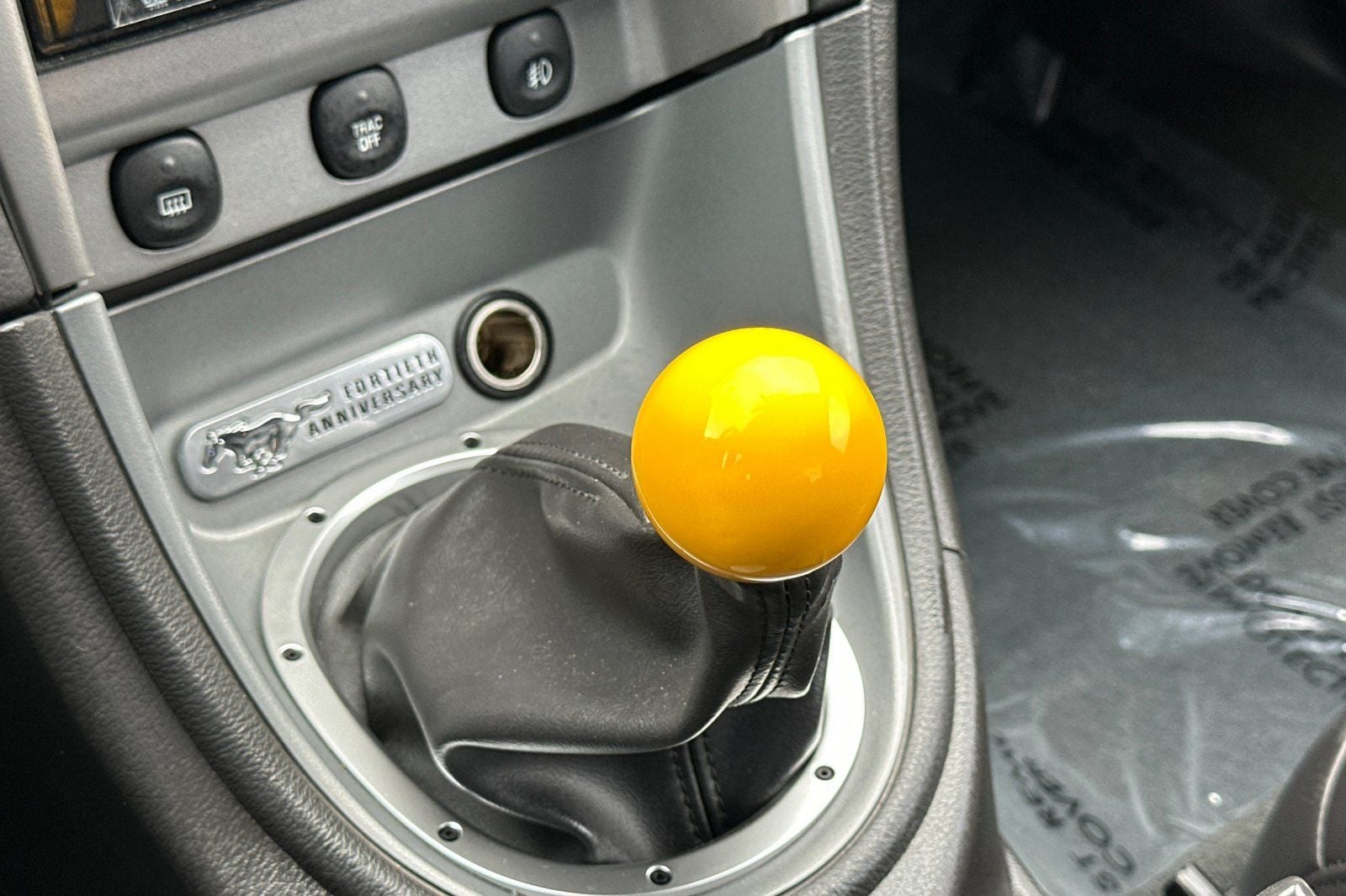 2004 Ford Mustang Mach 1 Premium