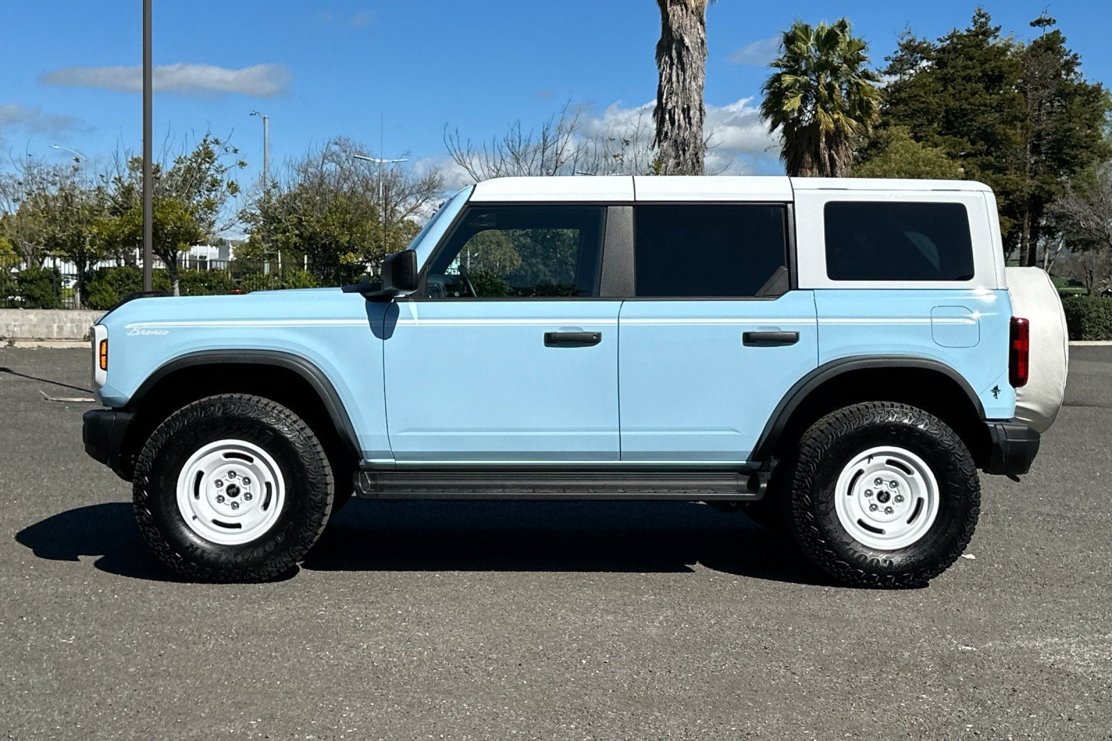 2025 Ford Bronco Heritage Edition