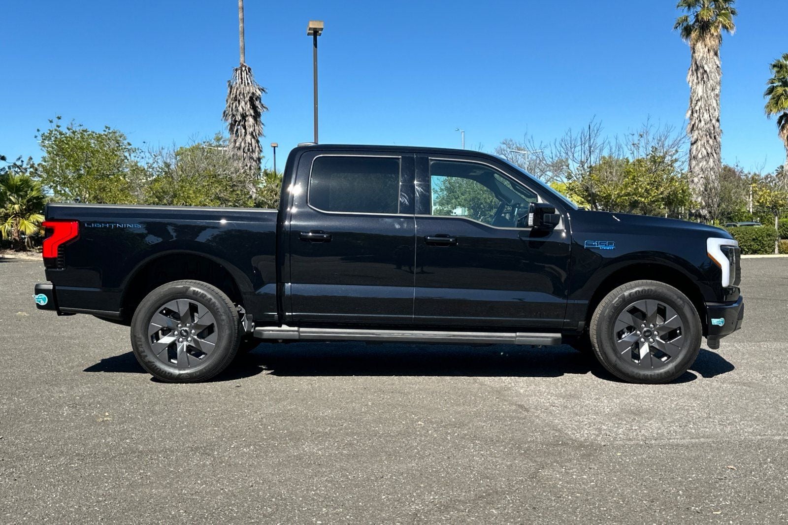 2024 Ford F-150 Lightning Lariat