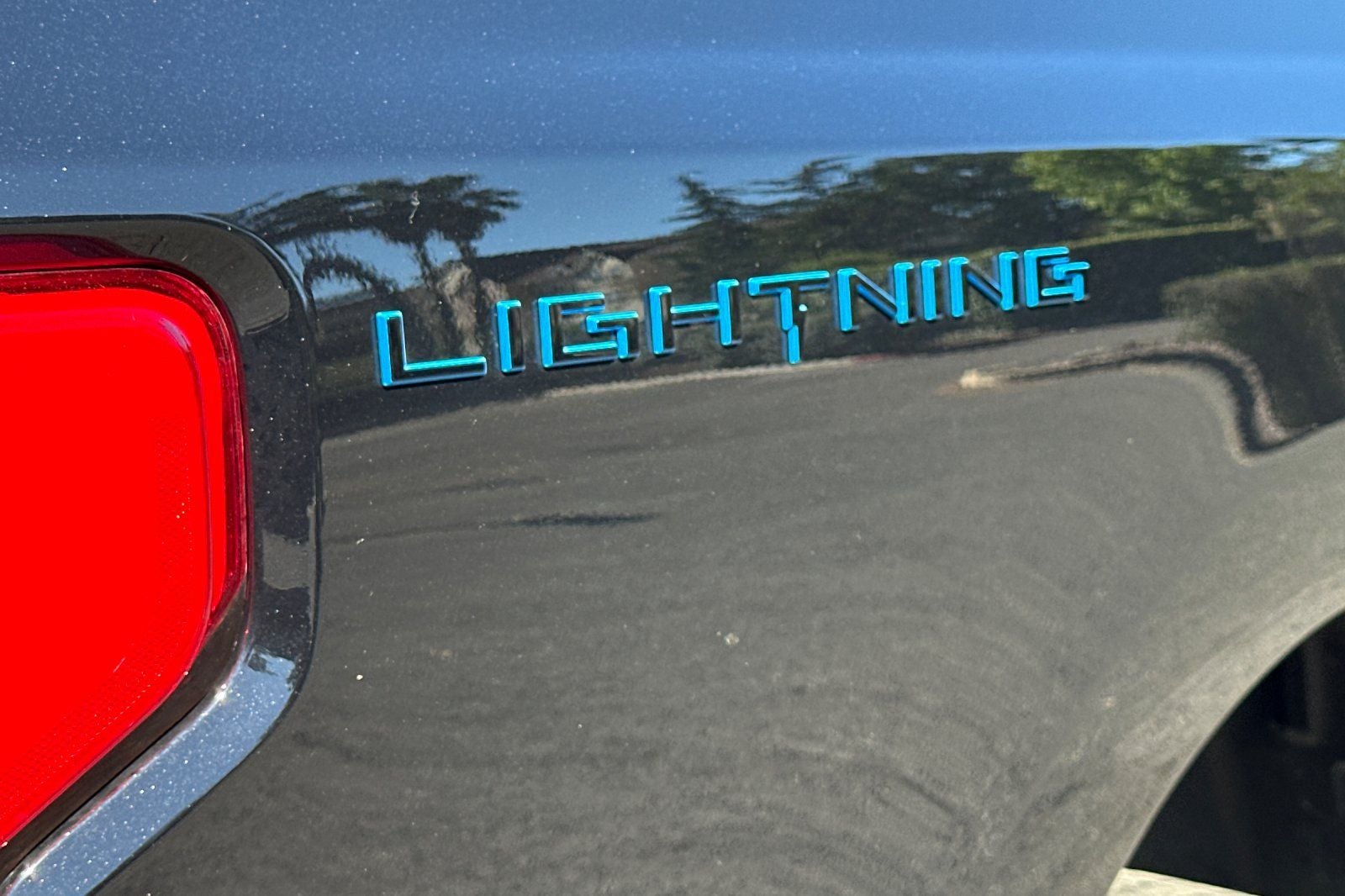 2024 Ford F-150 Lightning Lariat