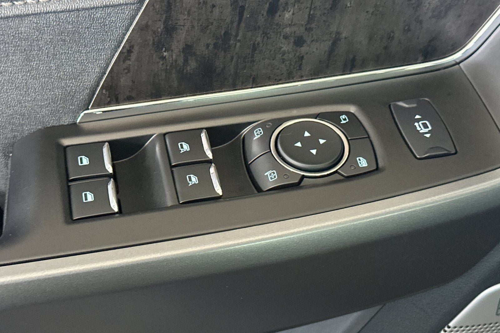 2025 Ford F-350SD Lariat DRW