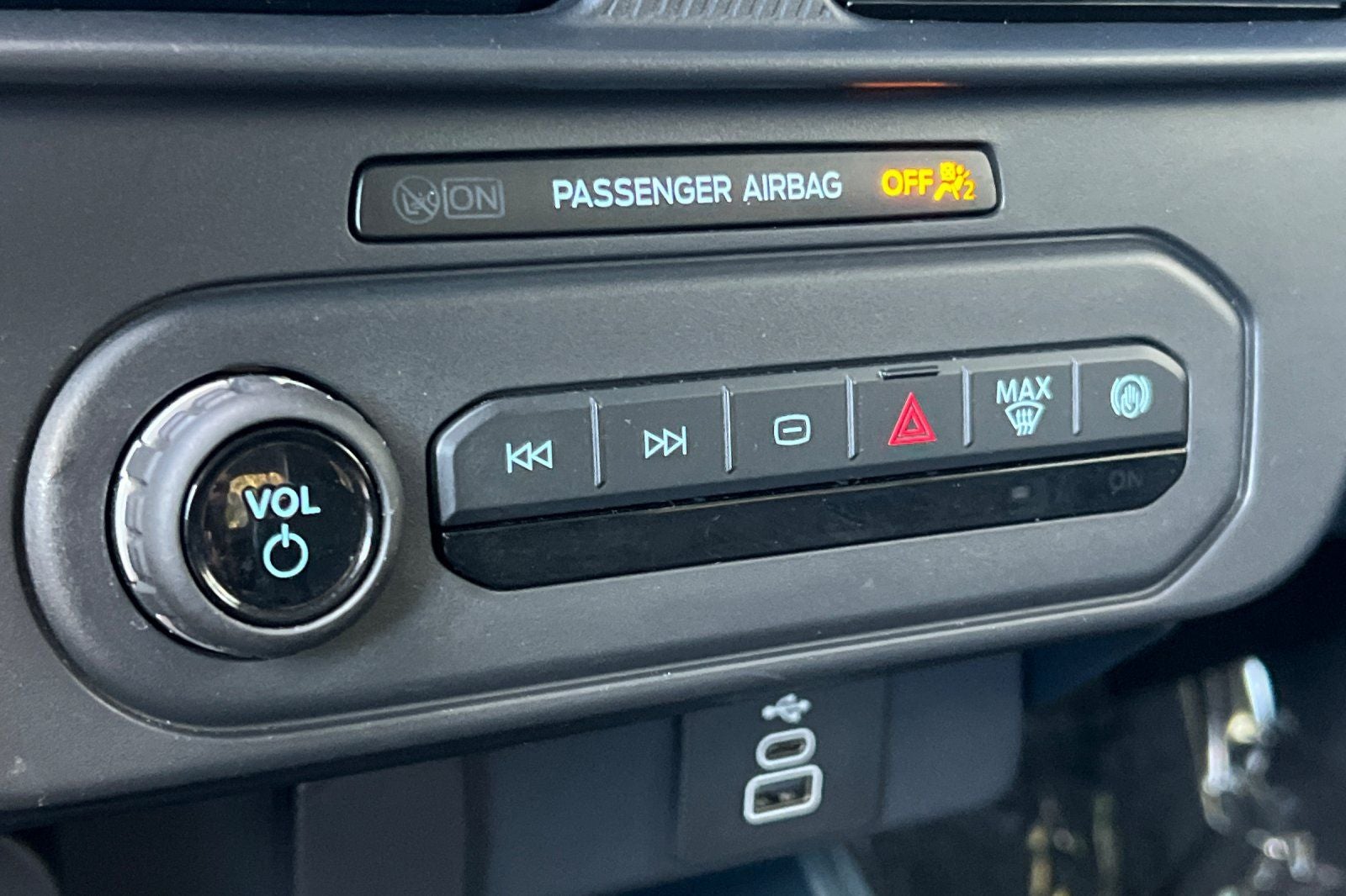 2025 Ford Maverick Lobo Standard