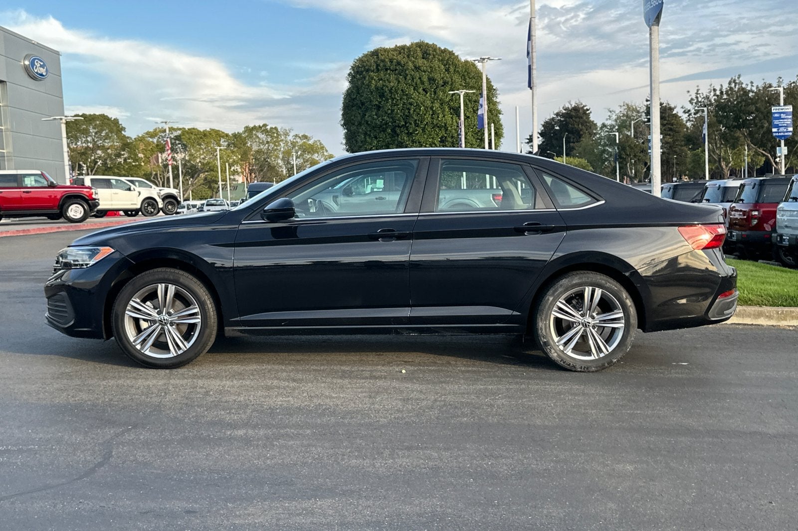2023 Volkswagen Jetta 1.5T SE