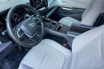 2021 Toyota Sienna LE 8 Passenger