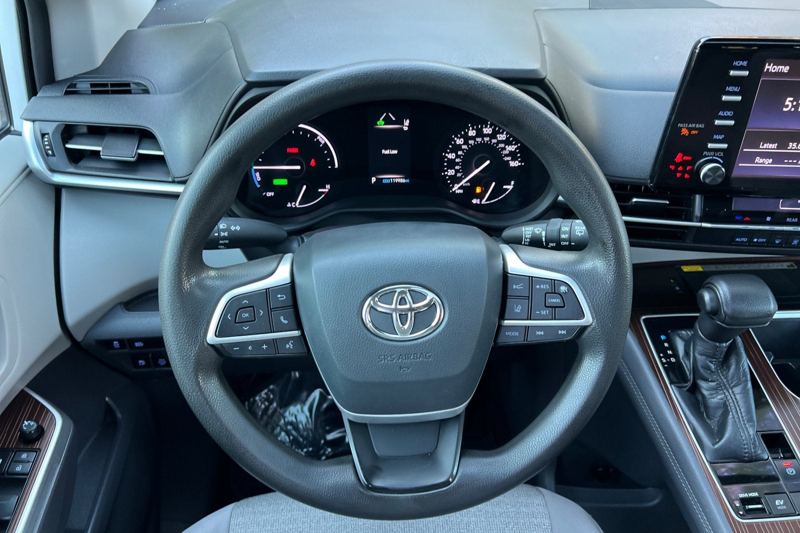 2021 Toyota Sienna LE 8 Passenger