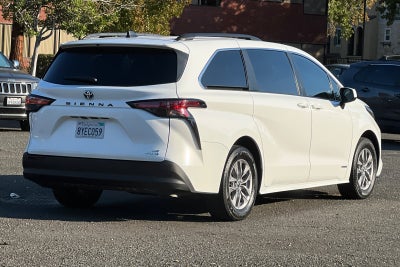 2021 Toyota Sienna LE 8 Passenger