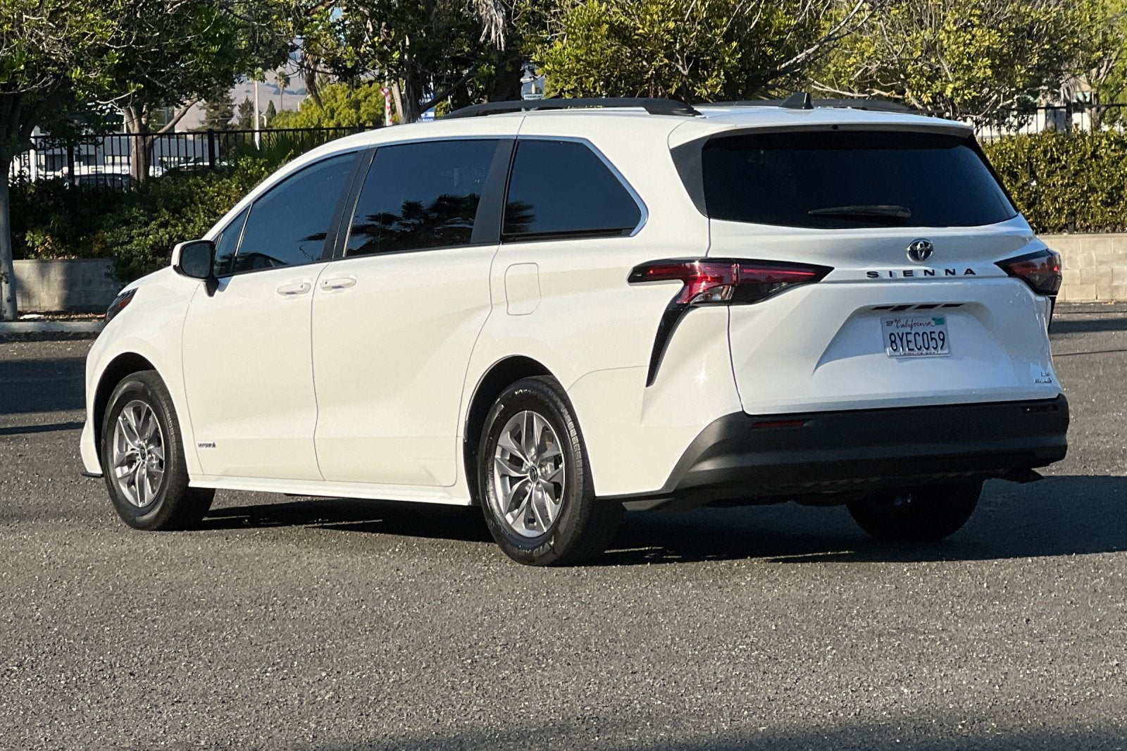 2021 Toyota Sienna LE 8 Passenger