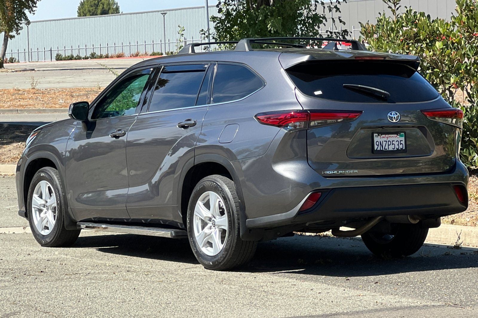 2022 Toyota Highlander LE