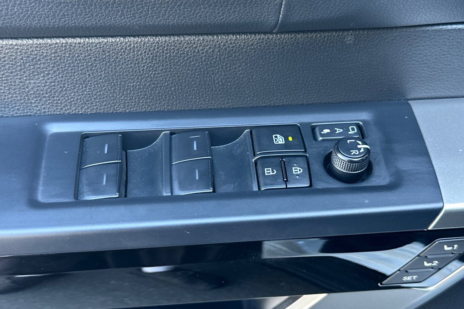 2025 Toyota Sequoia SR5