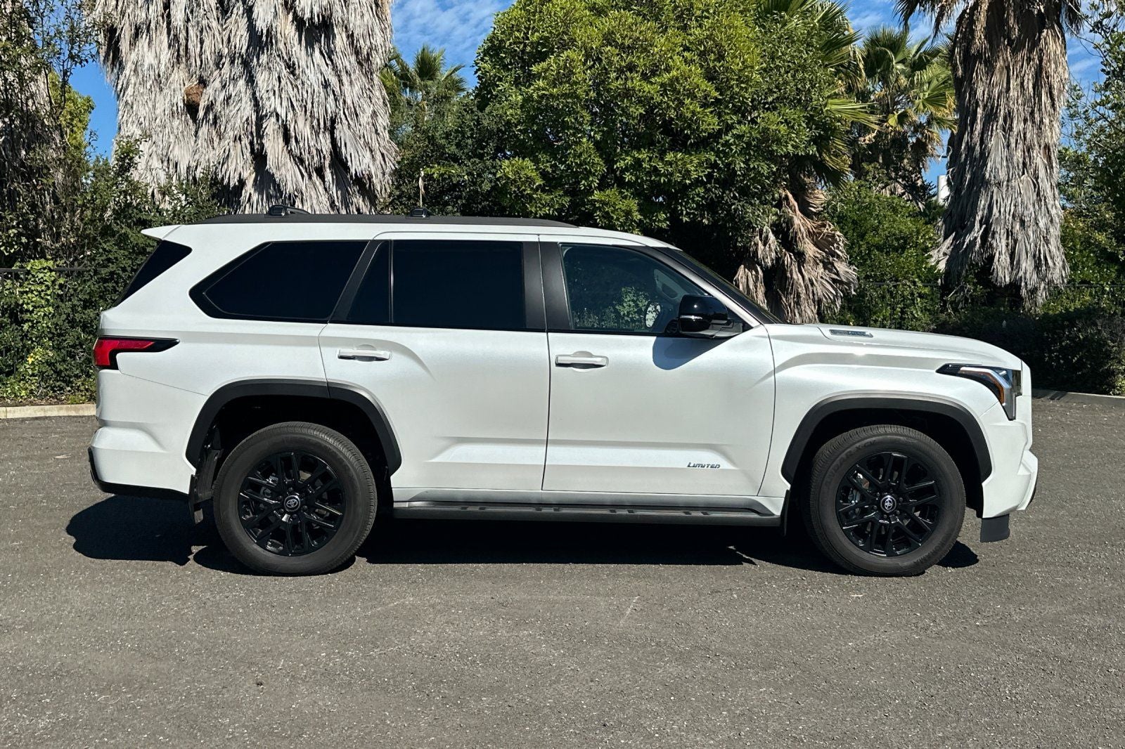 2025 Toyota Sequoia SR5