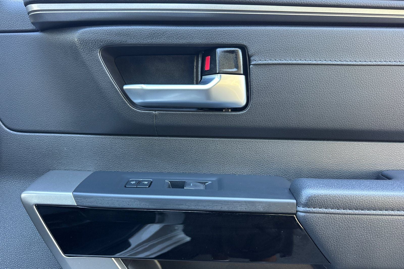 2025 Toyota Sequoia SR5