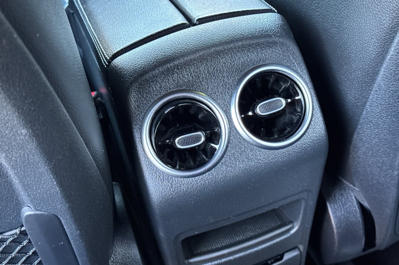 2020 Mercedes-Benz GLB Base 4MATIC®