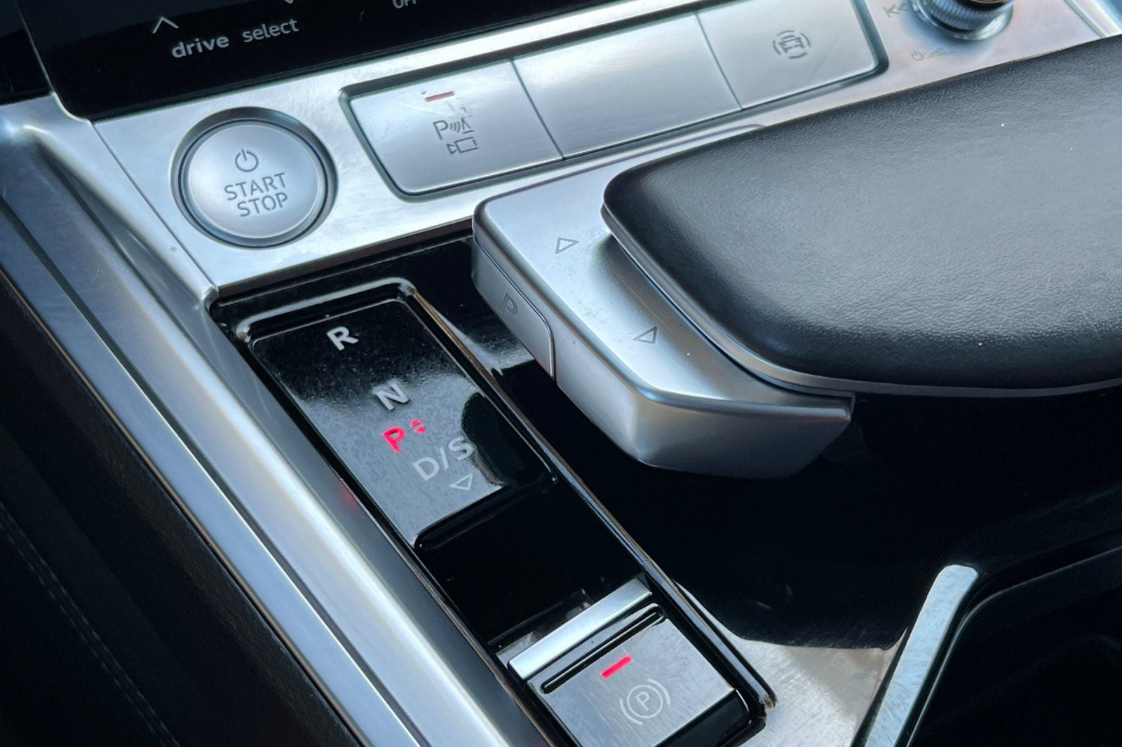 2019 Audi e-tron Prestige quattro